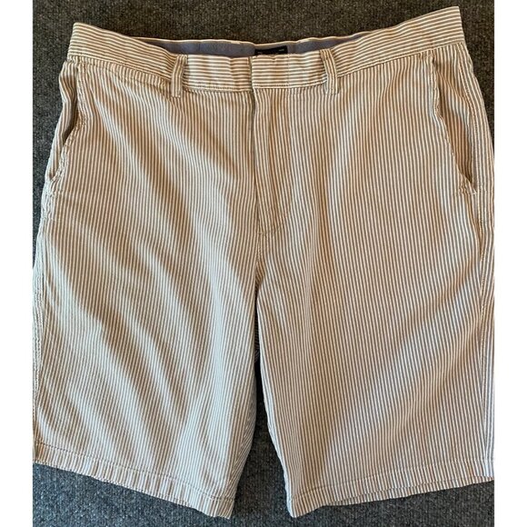 J.‎ CREW 10.5" Club Shorts Men 34W Striped Grey/White Flat Front Casual Chino - Picture 1 of 16